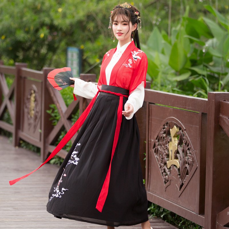 black and red hanfu
