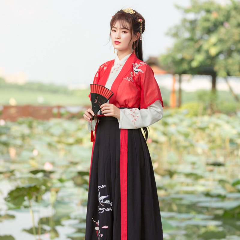 black and red hanfu