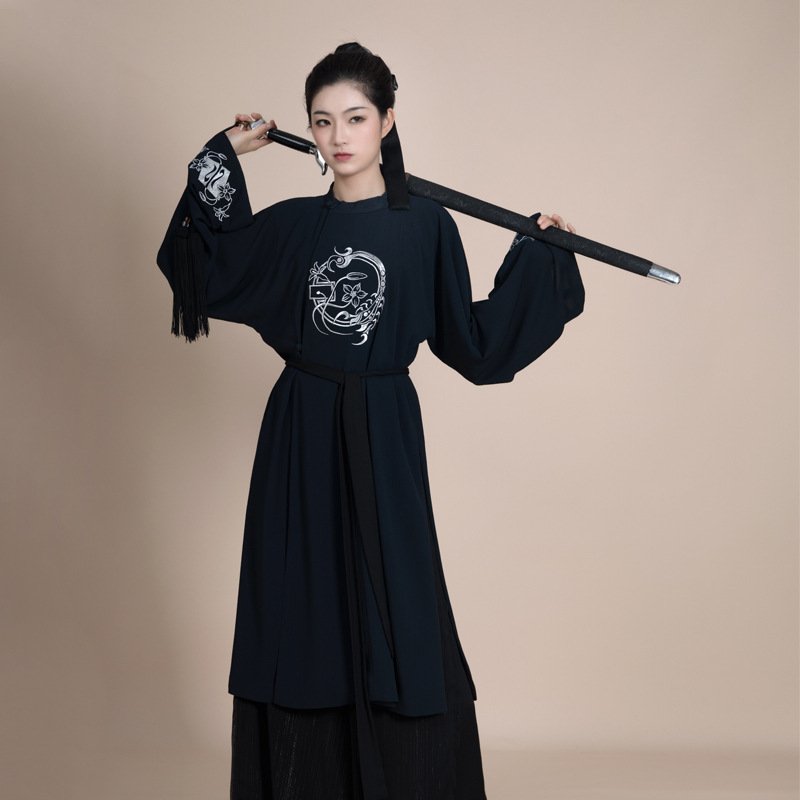 Chinese black Hanfu