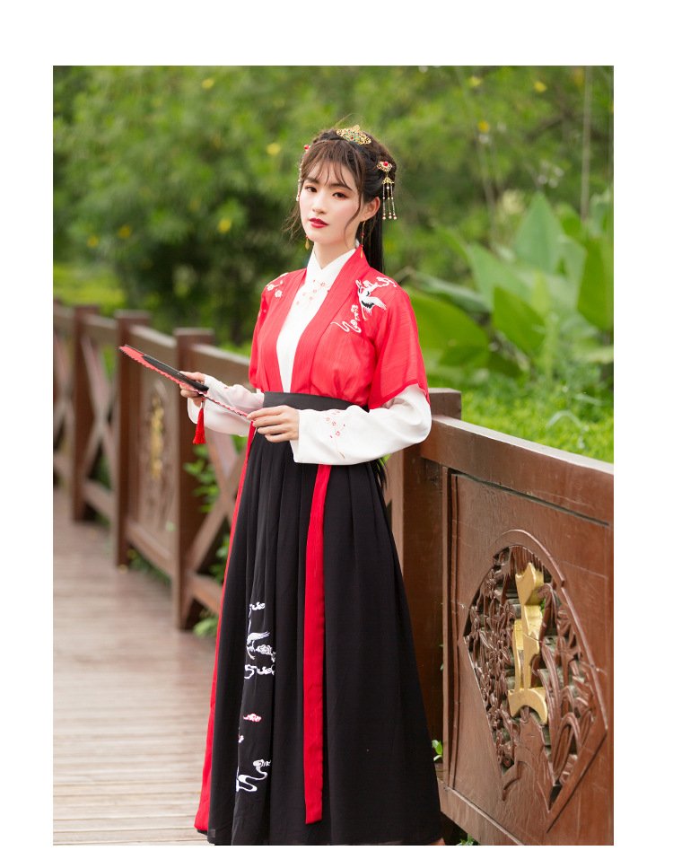 black and red hanfu