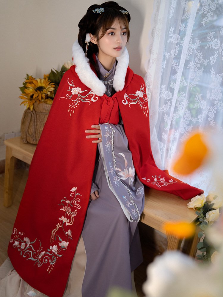 Women's Hanfu Cape Long Embroidered Fleece Coat - Image 4