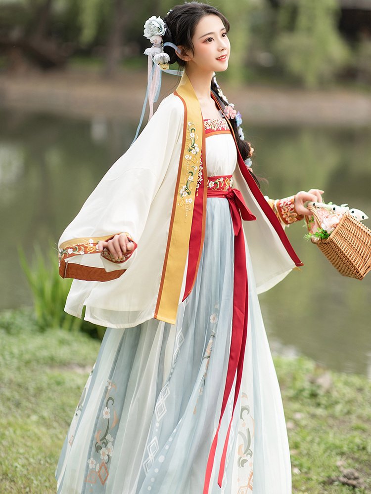 Song Hanfu Women's Four-piece Suit - Image 5