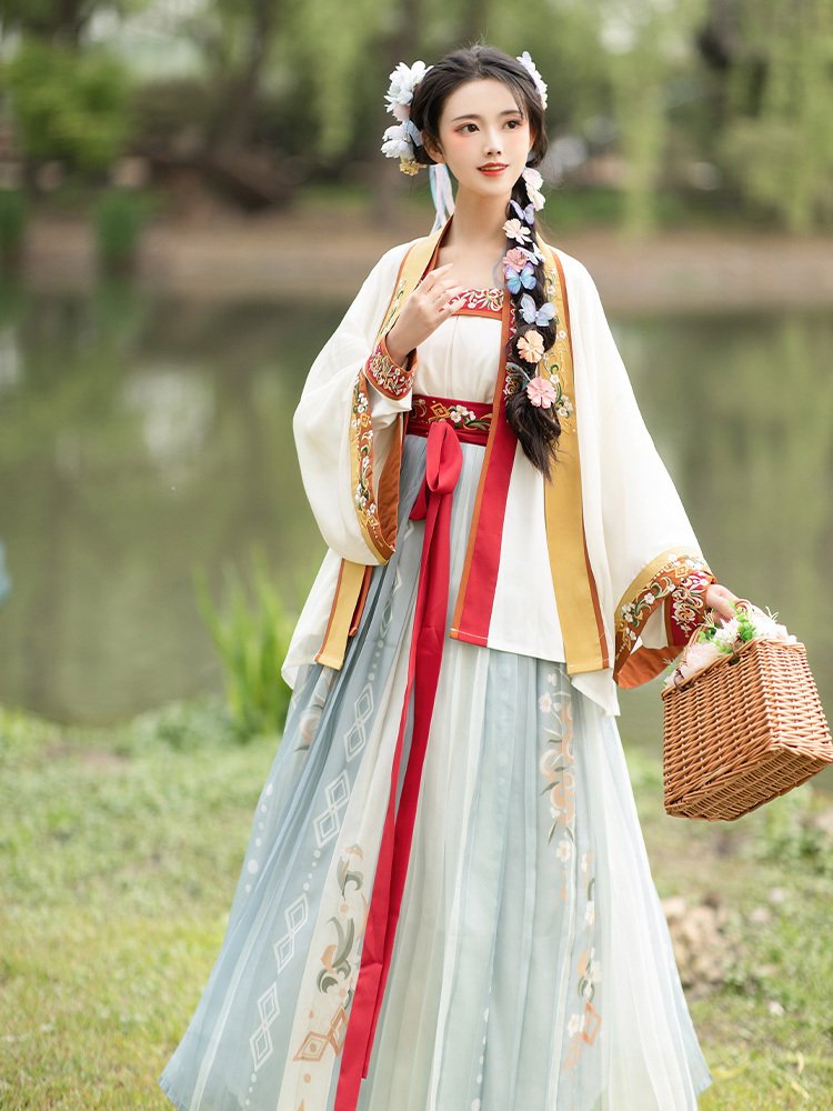 Song Hanfu Women's Four-piece Suit - Image 3