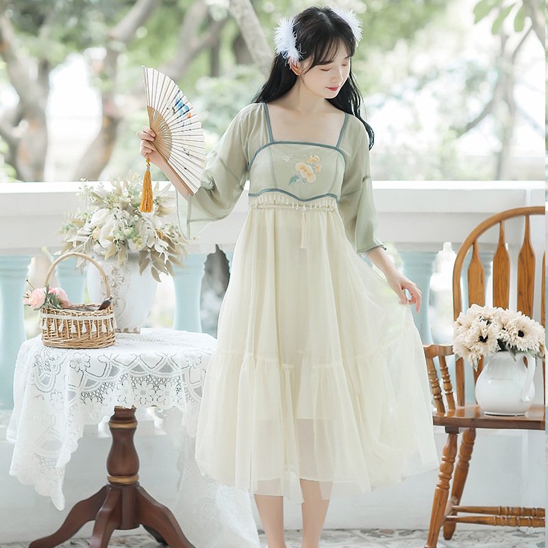 Guofeng Xianqi Embroidery Improved Hanfu - Image 3