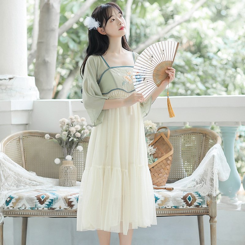 Guofeng Xianqi Embroidery Improved Hanfu - Image 2